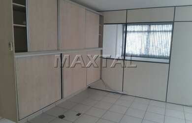 Imagem: O depósito possui 2 Vagas na garagem, 54m² de Área e está