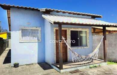 Imagem: A casa possui 2 Dormitórios, 2 Banheiros, 2 Vagas na garagem