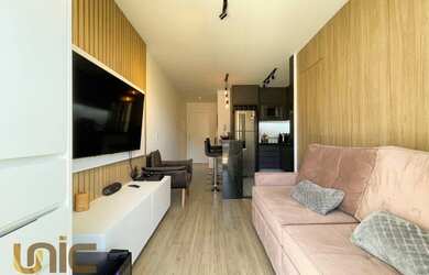 Imagem: O apartamento possui 1 Dormitório, 1 Banheiro, 1 Vaga na garagem