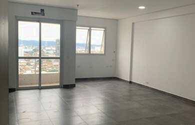 Imagem: O depósito possui 1 Vaga na garagem e 42m² de Área e está