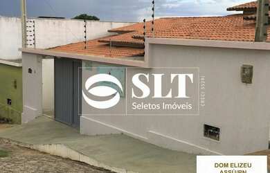 Imagem: A casa possui 2 Dormitórios, 2 Banheiros, 5 Vagas na garagem