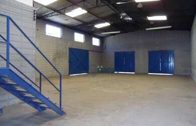 Imagem: O depósito possui 500m² de Área e está localizado em Santa