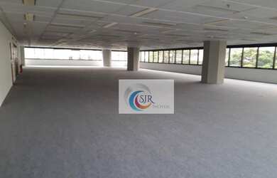 Imagem 6: Andar com 1.000m² em vão livre, prédio com dois acessos separados,...