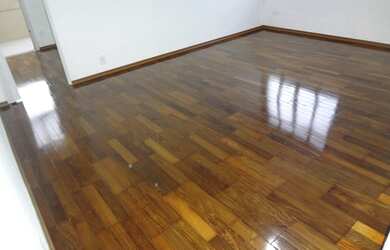 Imagem: O apartamento possui 1 Dormitório, 1 Banheiro, 1 Vaga na garagem