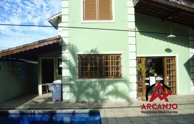 Imagem: A casa possui 3 Dormitórios, 3 Banheiros, 3 Vagas na garagem