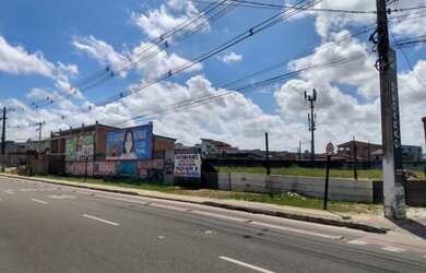 Imagem: O terreno possui 7.000m² de Área e está localizado em Parque