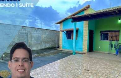 Imagem: A casa possui 2 Dormitórios, 1 Banheiro, 4 Vagas na garagem