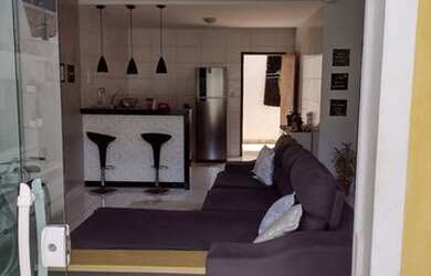 Imagem: A casa possui 3 Dormitórios, 1 Banheiro, 1 Vaga na garagem