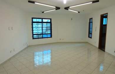 Imagem: O depósito possui 47m² de Área e está localizado em Centro