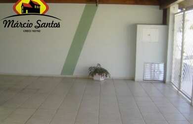 Imagem: A casa possui 3 Dormitórios, 1 Banheiro, 4 Vagas na garagem