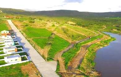 Imagem: O terreno possui 240m² de Área e está localizado em Gravatá