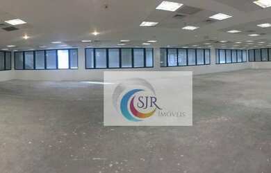 Imagem: O depósito possui 5 Vagas na garagem, 526m² de Área e está