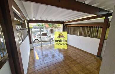 Imagem: A casa possui 2 Dormitórios, 1 Banheiro, 1 Vaga na garagem