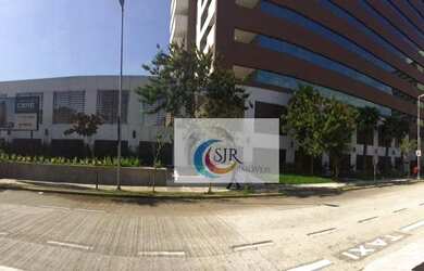 Imagem: O depósito possui 5 Vagas na garagem, 1.076m² de Área e