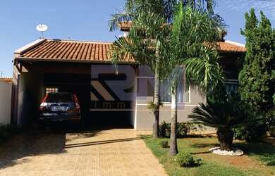 Imagem: A casa em condomínio possui 3 Dormitórios, 4 Banheiros, 2