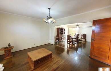 Imagem: O depósito possui 2 Vagas na garagem, 231m² de Área e está