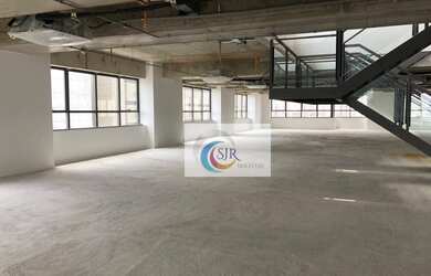 Imagem: O depósito possui 5 Vagas na garagem, 864m² de Área e está