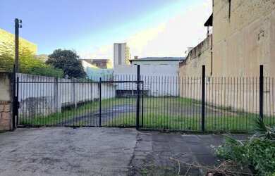 Imagem: O terreno possui 392m² de Área e está localizado em Navegantes