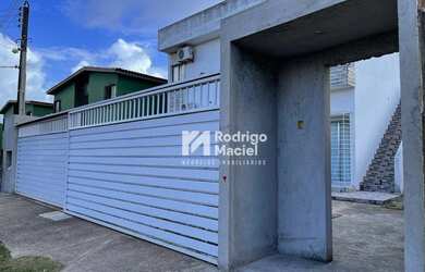 Imagem: A casa possui 3 Dormitórios, 2 Banheiros, 1 Vaga na garagem