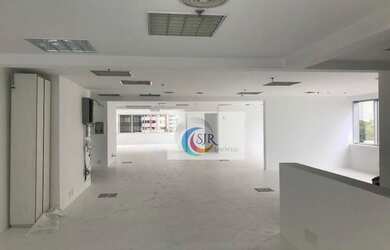 Imagem: O depósito possui 2 Vagas na garagem, 66m² de Área e está