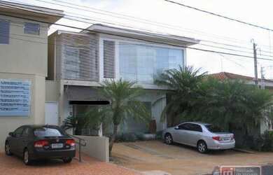 Imagem: O depósito possui 3 Vagas na garagem, 229m² de Área e está