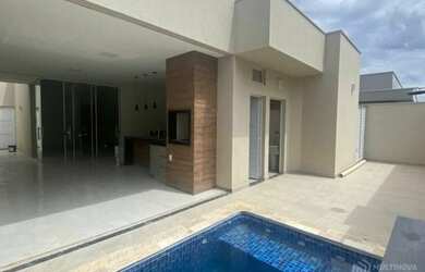 Imagem: A casa em condomínio possui 3 Dormitórios, 4 Banheiros, 2