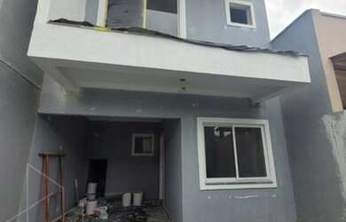 Imagem: A casa possui 2 Dormitórios, 2 Banheiros, 1 Vaga na garagem