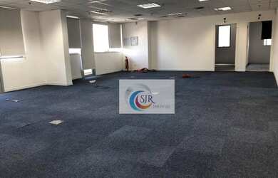 Imagem: O depósito possui 5 Vagas na garagem, 317m² de Área e está