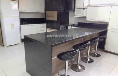 Imagem: O apartamento possui 4 Dormitórios, 3 Banheiros, 4 Vagas na