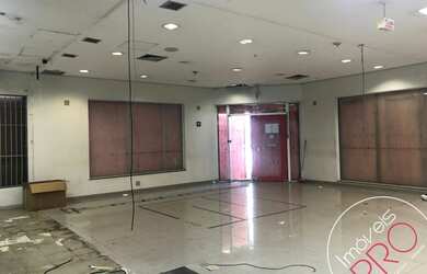 Imagem 5: Esquina Moema Pássaros, 300 metro em vão livre, agende sua visita