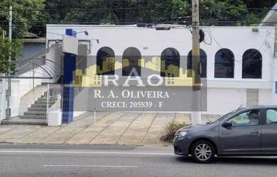 Imagem: O depósito possui 5 Vagas na garagem, 590m² de Área e está