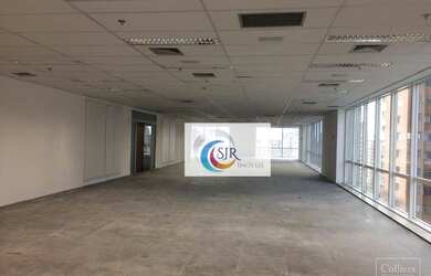 Imagem: O depósito possui 5 Vagas na garagem e 450m² de Área e está