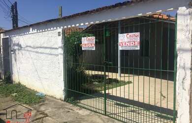 Imagem: A casa possui 2 Dormitórios, 1 Banheiro, 1 Vaga na garagem