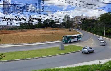 Imagem: O terreno possui 13.000m² de Área e está localizado em Sete