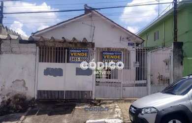Imagem: A casa possui 2 Dormitórios, 1 Banheiro, 2 Vagas na garagem
