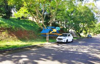 Imagem: O terreno possui 800m² de Área e está localizado em Atibaia