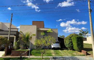 Imagem: A casa em condomínio possui 3 Dormitórios, 2 Banheiros, 2