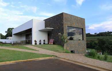 Imagem: O terreno possui 488m² de Área e está localizado em Colônia