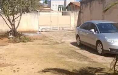 Imagem: A casa em condomínio possui 3 Dormitórios, 2 Banheiros, 5