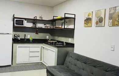 Imagem: O apartamento possui 2 Dormitórios, 1 Banheiro, 1 Vaga na garagem