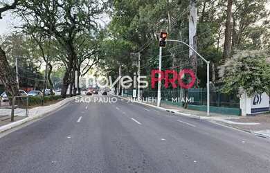 Imagem 4: Em frente ao Parque ibirapuera, 403m de terreno, 15 de frente