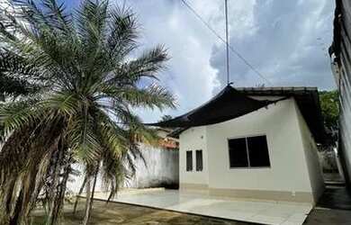 Imagem: A casa possui 2 Dormitórios, 2 Banheiros, 5 Vagas na garagem