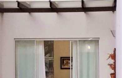 Imagem: A casa possui 2 Dormitórios e está localizado em Glória