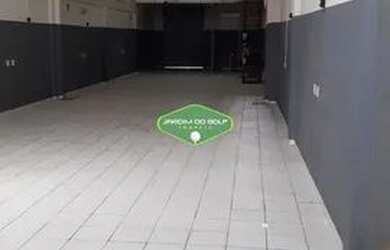 Imagem: O depósito possui 2 Vagas na garagem, 180m² de Área e está