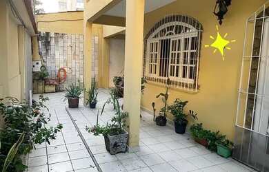 Imagem: A casa possui 3 Dormitórios, 2 Banheiros, 110m² de Área e