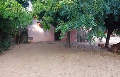 Imagem: A casa possui 2 Dormitórios, 1 Banheiro e Varanda e está localizado