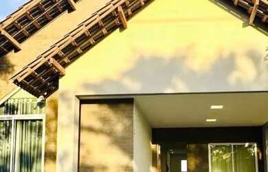 Imagem: A casa em condomínio possui 4 Dormitórios, 5 Banheiros, 2