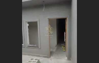 Imagem: A casa possui 3 Dormitórios, 3 Banheiros, 2 Vagas na garagem