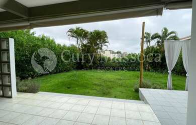 Imagem: A casa para alugar possui 3 Dormitórios, 4 Banheiros, 5 Vagas