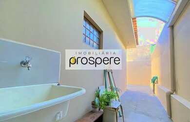 Imagem: A casa possui 2 Dormitórios, 1 Banheiro, 65m² de Área e